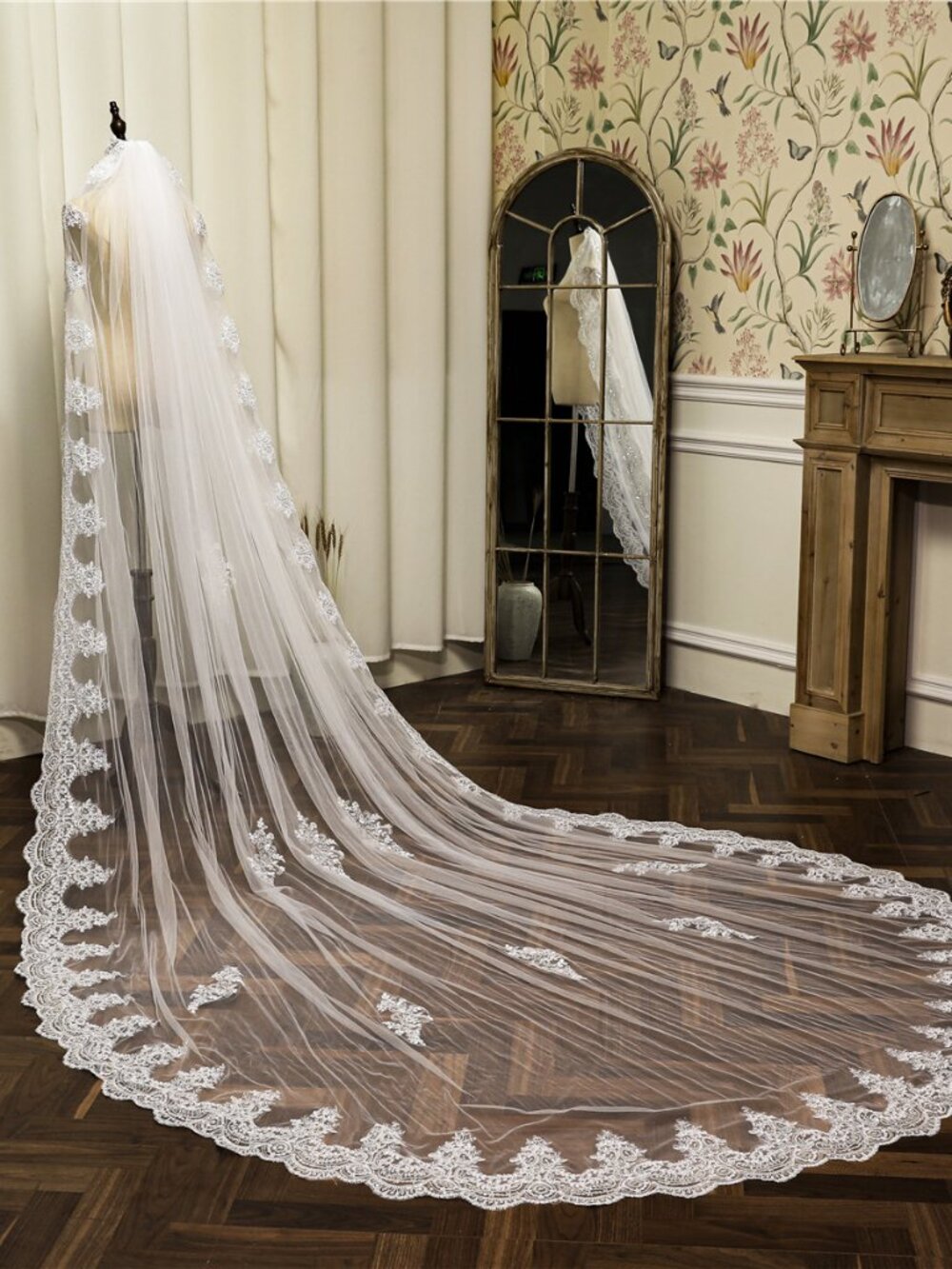 Luxurious 350cm Sequin Lace Edge Wedding Veil Wide Cathedral Comb